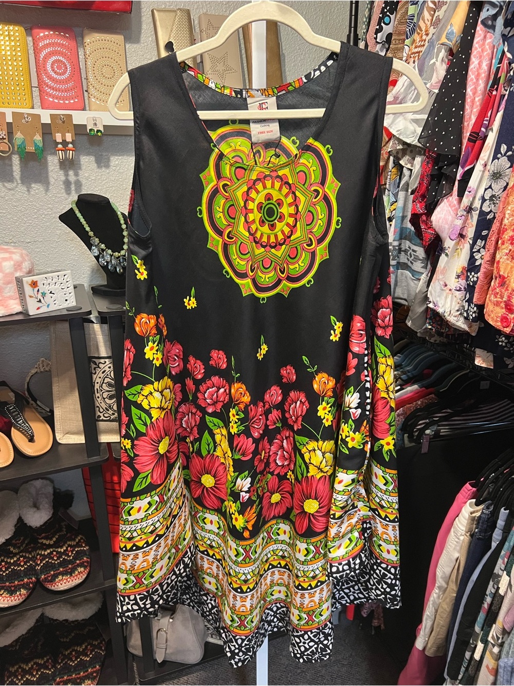 Fashion Style Black Floral Sleeveless A-Line Dress with Bright Medallion